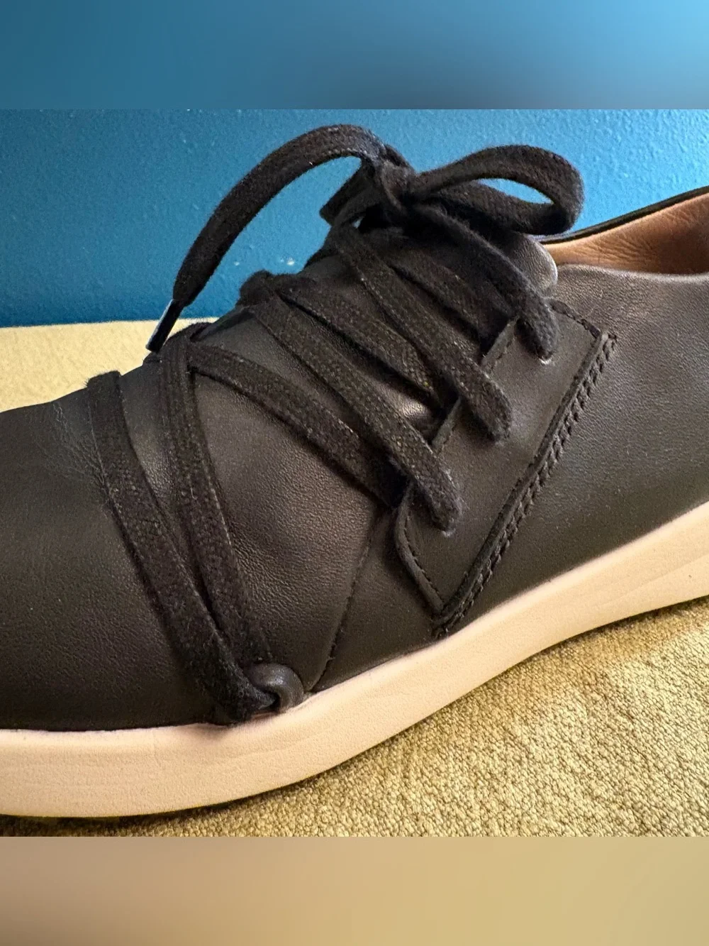 Olukai Malua Li smooth black